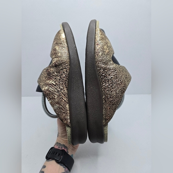 SAS | Relaxed metallic gold brown Bohemian sporty slide sandals | WMS 9 - Picture 11 of 13